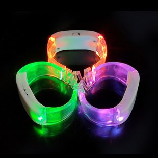 دستبند فلش LED هفت‌حالته درخشان برای شب‌دویدن و کنسرت