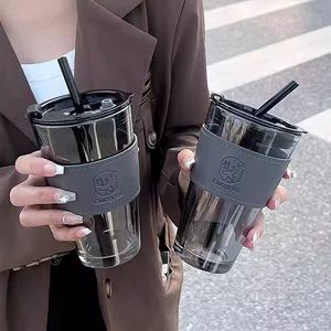 لیوان شیشه‌ای طرح گوزن با نی و درب، دو نفره، حجم بالا، مناسب دفتر و هدیه
