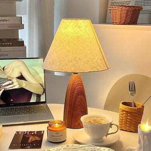 چراغ رومیزی هوشمند لمسی با چوب گردو، سبک وابی‌سابی و رترو