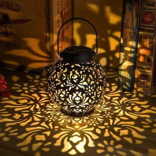 چراغ خورشیدی فانوس آهنی طرح کلاسیک برای حیاط و باغ