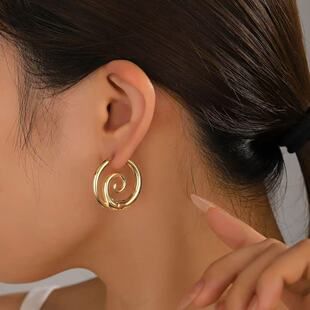 گوشواره حلقه‌ای مارپیچی زنانه طراحی خاص مدل حلزونی طلایی و نقره‌ای
