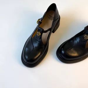 کفش زنانه مری جین چرم طبیعی با پاشنه ضخیم و کفی نرم