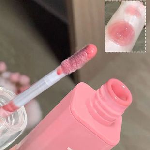 آب‌گون براق لب با بافت ژله‌ای، ماندگاری بالا و رنگ طبیعی