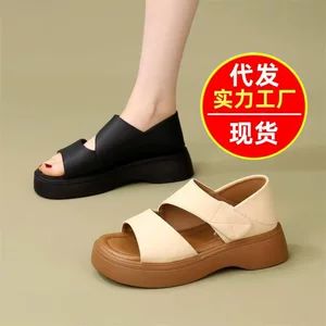 صندل رومی زنانه ۲۰۲۶ فانگهوا، پاشنه نرم و کفی حجیم، مناسب دامن و ساحل