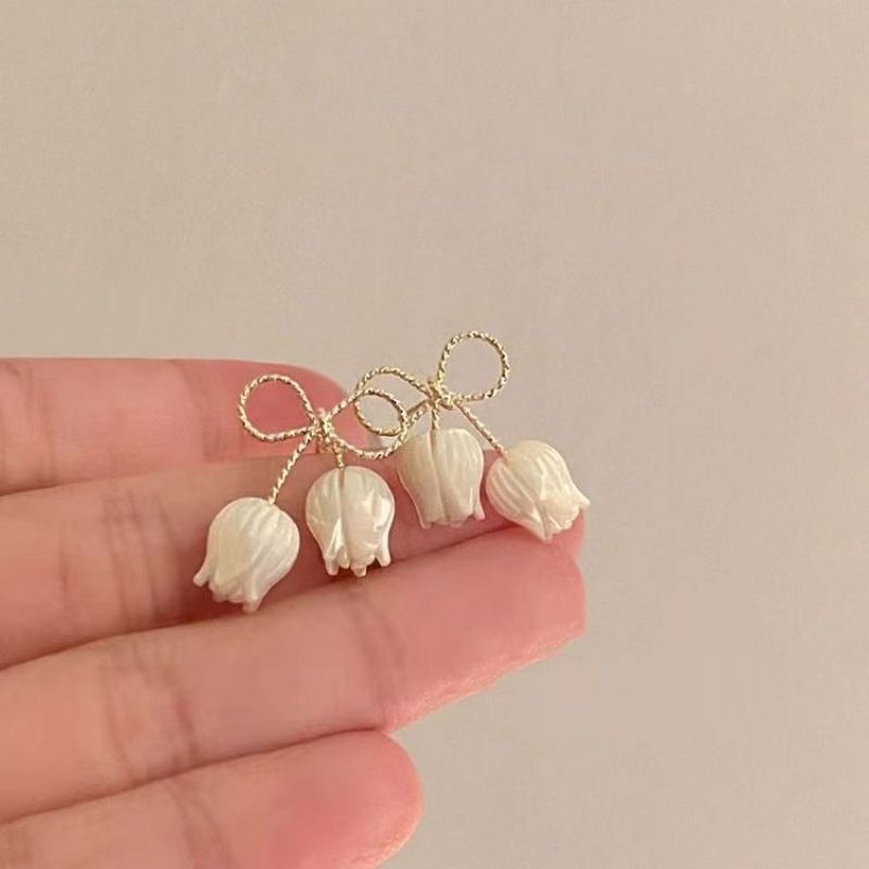 پاپیون سوزنی نقره ای گوشواره لاله طرح طاقچه فوق العاده پری با خلق و خوی ملایم طرح طاقچه گوشواره به سبک جنگلی گوشواره گوشواره آلیاژی دم روباه آبکاری شده