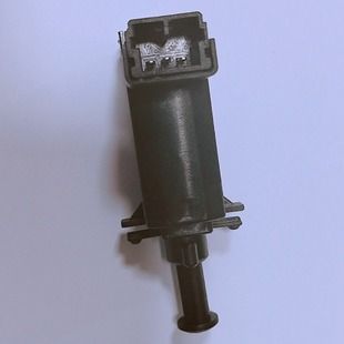 سنسور سوئیچ چراغ ترمز لندروور XKB000010 XKB100170