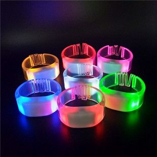دستبند LED چشمکزن کنسرت با ریموت و بند PVC