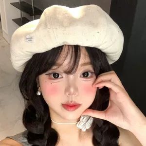 کلاه بره بافت ابری زنانه مدل ۲۰۲۶، سایز بزرگ، خوش‌فرم و شیک، مناسب صورت‌های کوچک، کلاه بچگانه هنری