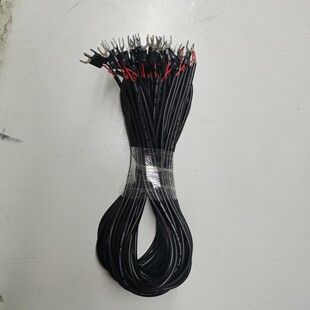 کابل برق RVV 24AWG 4 هسته با قطر 3.5 میلیمتر، دارای سوئیچ و پریز Y شکل، طول 1 متر