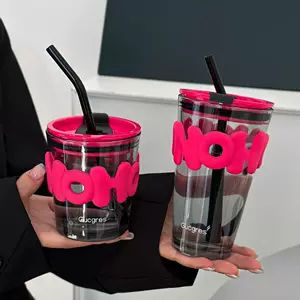 لیوان شیشه‌ای طرح حروف با نی، مناسب دفتر و هدیه