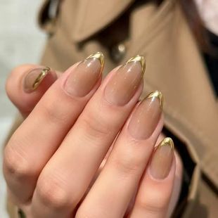 کالای ناخن مصنوعی شیک با طراحی چشم گربهای و حاشیه طلایی